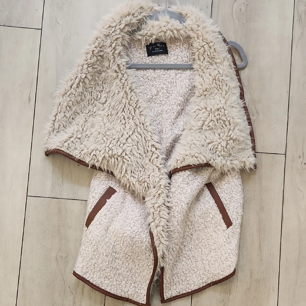 Love Tree Cream and Tan Sherpa Vest